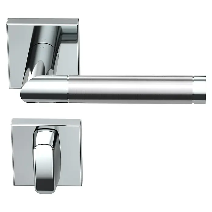 Diamond Doors Creative Drückergarnitur WC Georgia - Stärke Tür: 38 mm - 45 mm, Edelstahl, L-Form, Schlitzkopf/Olive - Nahaufnahme eines modernen Türgriffs mit Chromoberfläche und eckigem Design vor schwarzem Hintergrund.