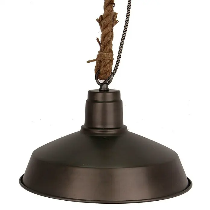 Pendelleuchte rund - 40 W, Stahl-schwarz/Holz, E27 - Eine braune Hängelampe mit einem Lampenschirm im Industriestil, die an einem Seil von der Decke hängt.