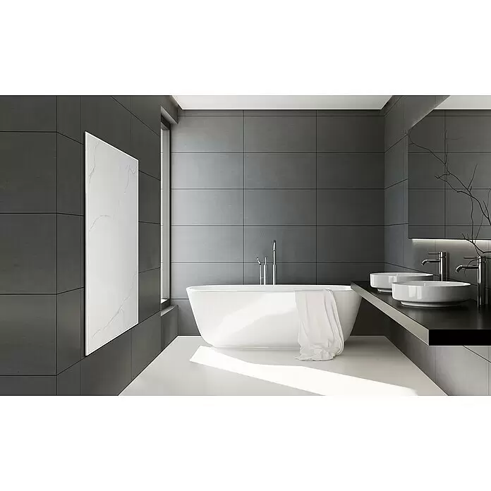 Jollytherm Calentador cerámico por infrarrojos - An x Al: 600 x 1.200 mm, 1.100 W, Blanco, gris - Baño minimalista moderno con bañera blanca exenta y lavabos dobles sobre tocador oscuro, rodeado de azulejos grises.