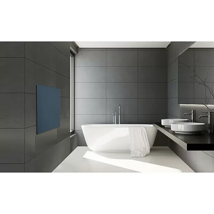 Admiral Radiador metálico por infrarrojos - 600 x 600 mm, 365 W, Antracita - Panel azul rectangular montado en una pared de azulejos gris oscuro en un baño moderno.