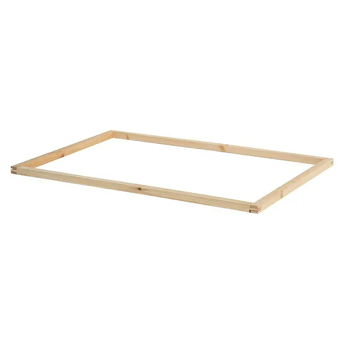 Upyard Fundamentrahmen - 80 x 60 cm, Holz - Das Bild zeigt einen hellen Holzrahmen, der auf einer dunklen Oberfläche liegt. Die Holzstruktur und die rechteckige Form sind deutlich erkennbar.
