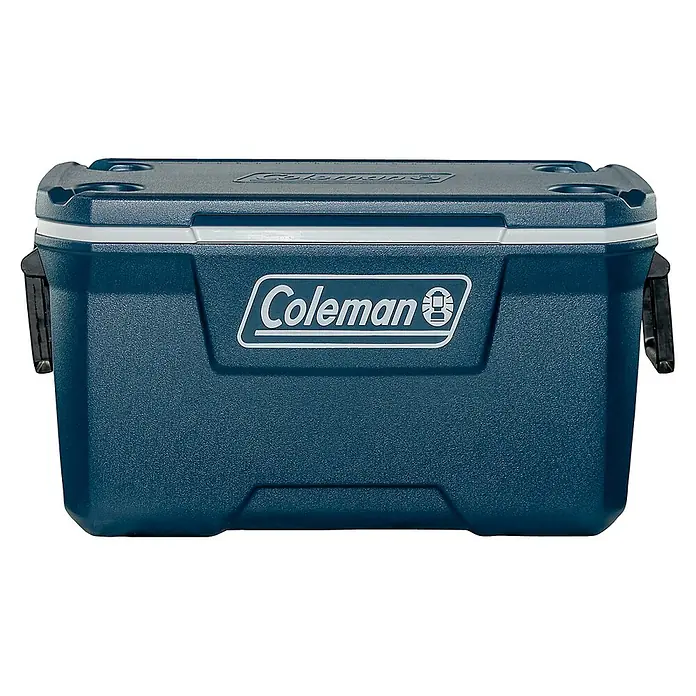 Coleman Nevera de camping 70QT Xtreme™ - L x An x Al: 79 x 41 x 44 cm, Volumen: 66 l, Azul - Primer plano de una nevera Coleman azul oscuro con el logo de Coleman y asas laterales.