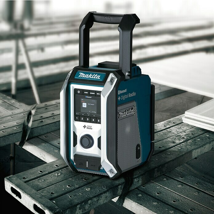 Makita Akku-Baustellenradio DMR115Frequenz: 174.928 - 239.200 MHz (DAB/DAB+) Mood Shot