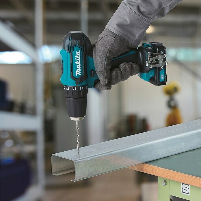 Makita Akku-Schlagbohrschrauber HP333DSAX112 V, 2 Akkus, 2 Ah, Leerlaufdrehzahl: 0 U/min - 1.700 U/min Use Shot