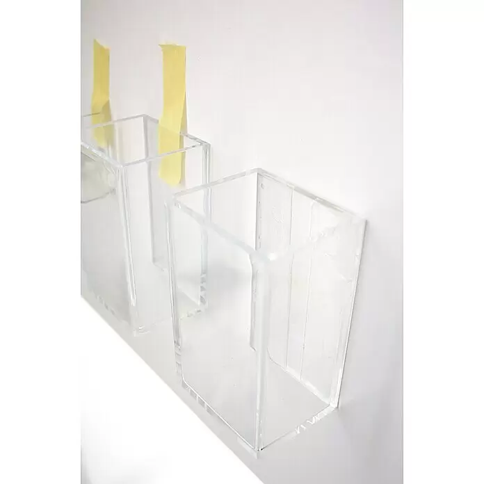 Tesa Powerbond Montageband Transparent - 5 m x 19 mm, Beidseitig selbstklebend - Zwei transparente Acryl-Wandaufbewahrungsboxen.