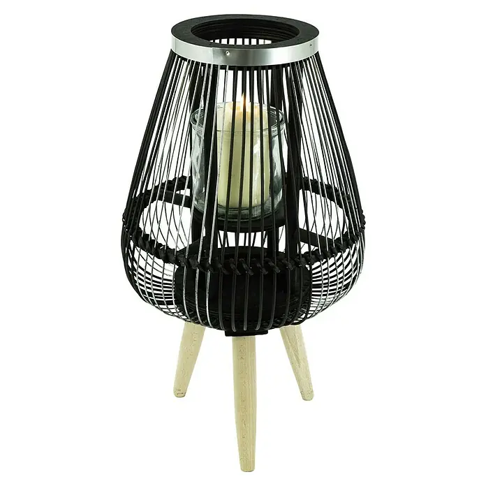 Windlicht Bambus - Ø x H: 30 x 40 cm, Schwarz - Eine dekorative Laterne mit Kerze. Das Gestell ist aus schwarzen Streben gefertigt und steht auf drei hellen Holzbeinen.