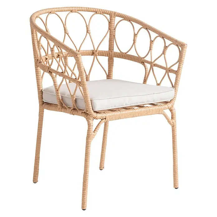 Silla de jardín Marius - Natural, Ratán sintético - La silla de ratán con reposabrazos y cojín de asiento blanco es un mueble elegante para uso interior y exterior.