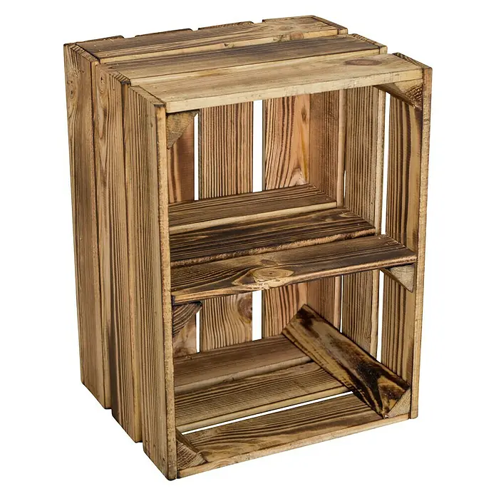 Holzkiste Bella mit Querbrett - L x B x H: 40 x 30 x 25 cm, Braun - Detailaufnahme eines rustikalen Holzkastens mit zwei Regalfächern, ideal für Lagerung und Dekoration. Die Holzmaserung ist deutlich sichtbar.
