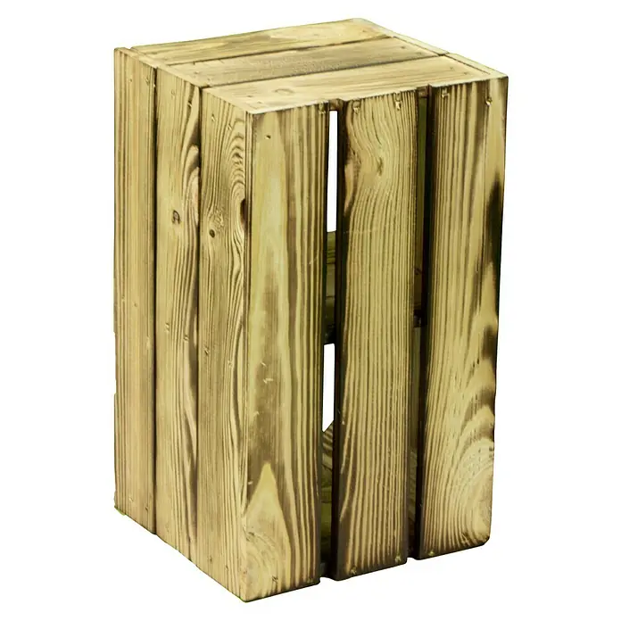 Holzkiste Hilde mit Querbrett - L x B x H: 38 x 22 x 19 cm, Braun - Das Bild zeigt eine rustikale Holzkiste, ideal für Lagerung oder als dekoratives Element. Sie besticht durch ihre natürliche Holzmaserung und robuste Bauweise.