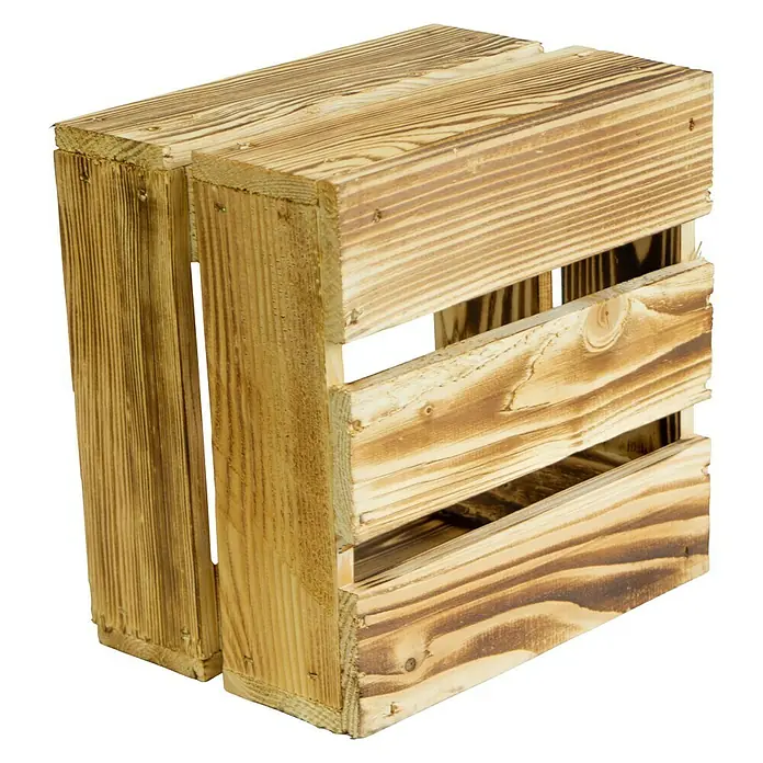 Holzkiste Lotta - L x B x H: 22 x 22 x 15 cm, Braun - Nahaufnahme einer rechteckigen, rustikalen Holzkiste mit sichtbarer Holzmaserung und Nägeln, ideal für Lagerung oder Dekoration.