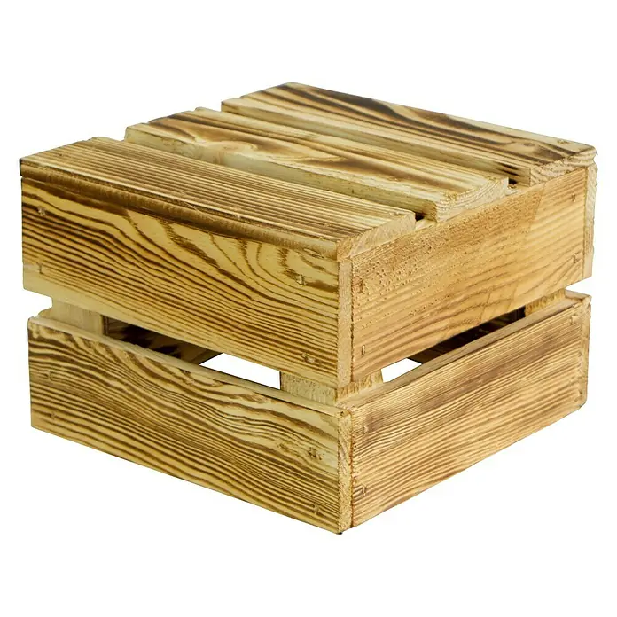 Holzkiste Lotta - L x B x H: 22 x 22 x 15 cm, Braun - Detailaufnahme einer rustikalen Holzkiste mit sichtbarer Holzmaserung, ideal für Dekoration oder Aufbewahrung.