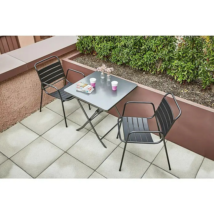 Sunfun Balkonmöbel-Set Maja/Melina III - 3 -tlg., Stahl, Anthrazit/Schwarz, Gartentisch klappbar - Bild eines stilvollen Gartentisches mit zwei Stühlen, perfekt für entspannte Stunden im Freien. Das Set ist modern und funktional gestaltet.