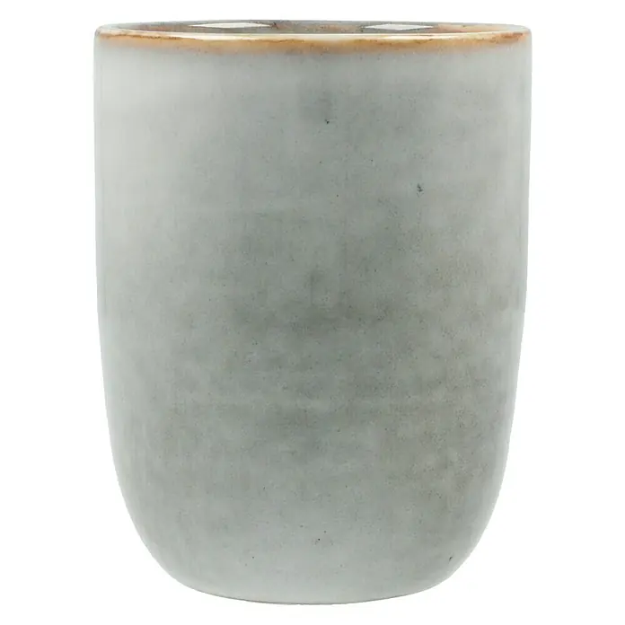 Trinkbecher Tabo - Ø x H: 7,5 x 10 cm, Grau, Keramik - Nahaufnahme eines Keramikbechers mit einer grau-beigen Glasur und einem braunen Rand, der die schlichte Eleganz des Gefäßes betont.