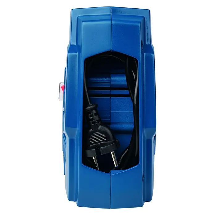 Scheppach Kompressor Air Force 5 - Max. Druck: 8 bar - Nahaufnahme einer blauen Powerplus POWX0655 Ladestation mit schwarzem Stromkabel. Praktisch für unterwegs und Werkstattarbeiten.