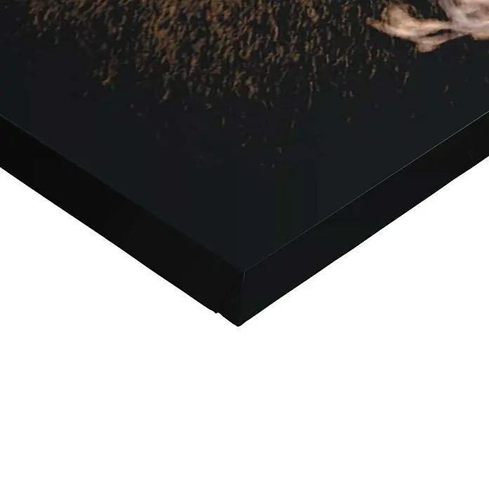 Reinders Holzbild Deco Block - Deer in Forest, B x H: 118 x 70 cm - Nahaufnahme einer schwarzen Leinwand mit einem faszinierenden Gemälde. Das Bild fesselt den Betrachter sofort.