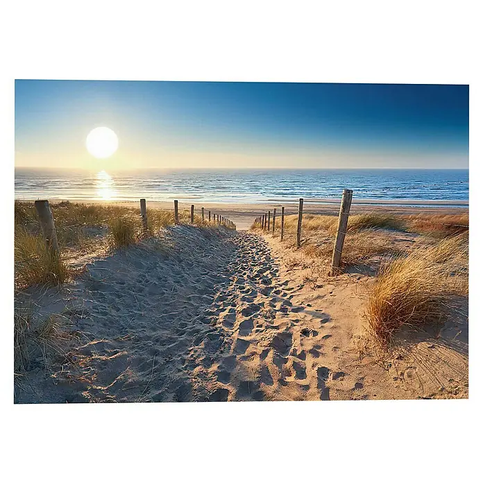 Reinders Decopanel - Dune Path, B x H: 140 x 100 cm - Ein sandiger Weg führt zum Strand mit Dünen und einem strahlenden Sonnenuntergang am Horizont, ideal für einen entspannten Spaziergang.