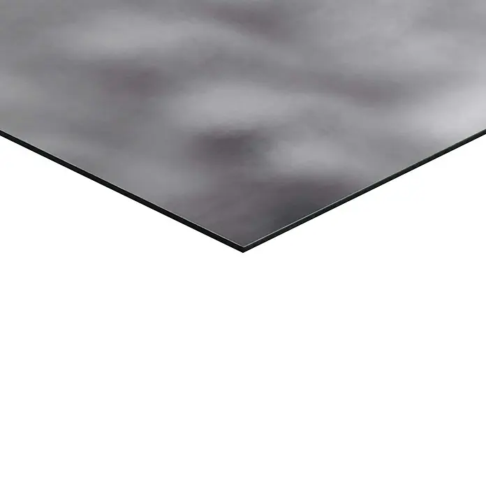 Reinders Decopanel - Highland Cow, B x H: 140 x 100 cm - Detailaufnahme einer reflektierenden Metallplatte mit unscharfen Spiegelungen und einer klaren Kante vor schwarzem Hintergrund.