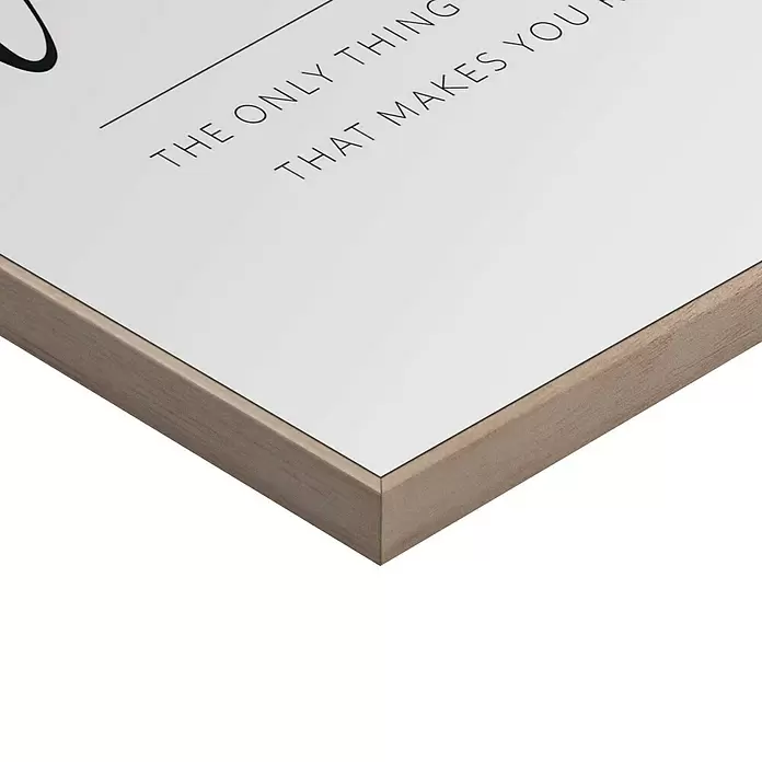Reinders Bild Slim Frame Wood - Travel, B x H: 20 x 30 cm - Nahaufnahme eines gerahmten Drucks mit hellem Holzrahmen und weißem Hintergrund, mit schwarzem Text: "THE ONLY THING THAT MAKES YOU".