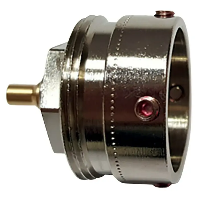 Adapter - Passend für: Für Danfoss RAVL Ventile - Detailaufnahme eines glänzenden, silberfarbenen Metallanschlussstücks mit goldenem Stift und roten Schrauben, isoliert auf Schwarz.