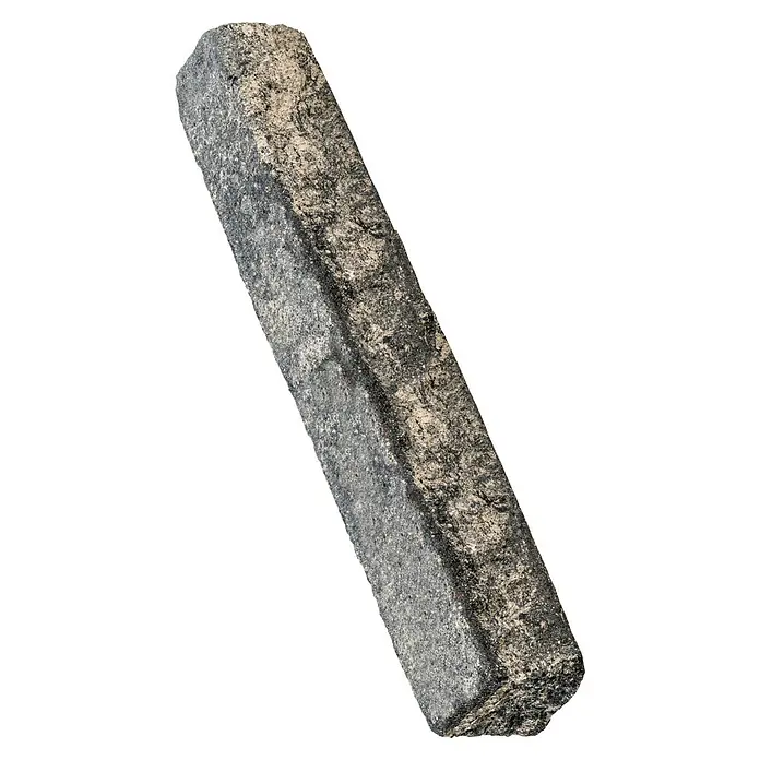 Diephaus Stamford Palisade - 12,5 x 15 x 75 cm, Schwarz/Weiß, Beton - Ein rechteckiger, rauer Pflasterstein in Grau- und Beigetönen, ideal für rustikale Gartenwege oder als dekoratives Element im Außenbereich.