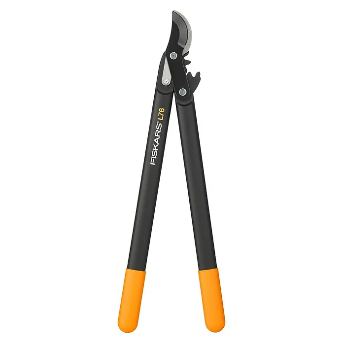 Fiskars Hand-Astschere PowerGear II L76 - Länge: 55,7 cm, Max. Aststärke: 28 mm, Stahl, Orange/Schwarz - Die Fiskars L76 Astschere mit ihrer schwarzen Farbe und den orangefarbenen Griffen ist ideal für präzise Baumschnitte im Garten.