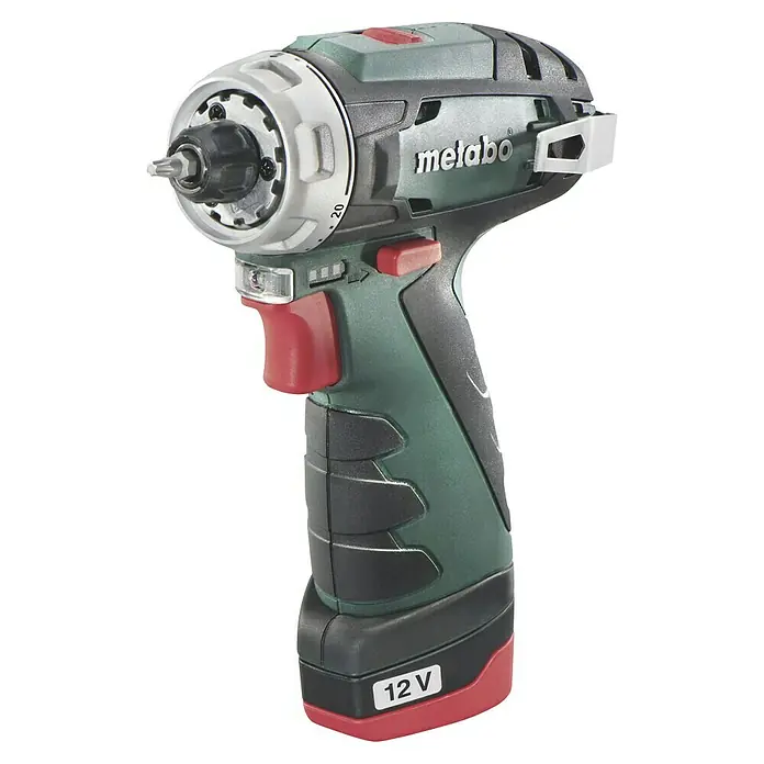 Metabo Akku-Bohrschrauber PowerMaxx BS Basic Set12 V, 2 Akkus, 2 Ah - Nahaufnahme eines Metabo Akku-Bohrschraubers, der ein vielseitiges Werkzeug für verschiedene Bau- und Reparaturaufgaben ist.