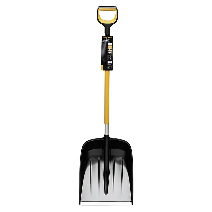 Fiskars X-series Schneeschaufel - Breite: 36 cm - Abbildung einer Fiskars Schneeschaufel mit gelbem Griff und schwarzem Blatt. Ideal für die Schneeräumung rund ums Haus.