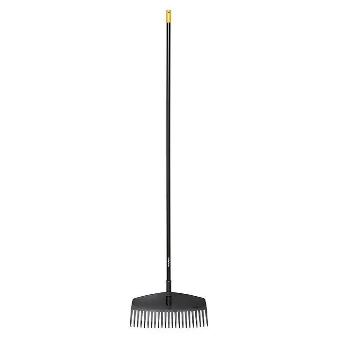 Fiskars Solid Laubbesen M - Arbeitsbreite: 41 cm - Abbildung eines Fiskars Laubbesens mit schwarzem Griff und gelber Spitze. Praktisches Gartenwerkzeug zur mühelosen Reinigung.