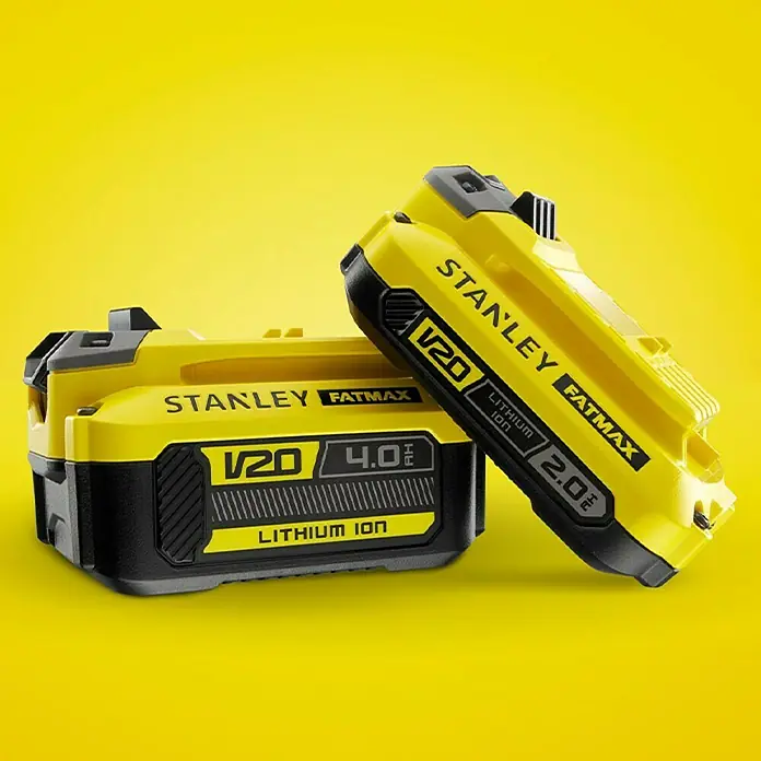 Stanley FatMax Akku SFMCB204-XJ - 18 V, 4 Ah - Zwei Stanley Fatmax V20 Lithium-Ionen-Akkus, 4.0Ah und 2.0Ah, auf gelbem Hintergrund.