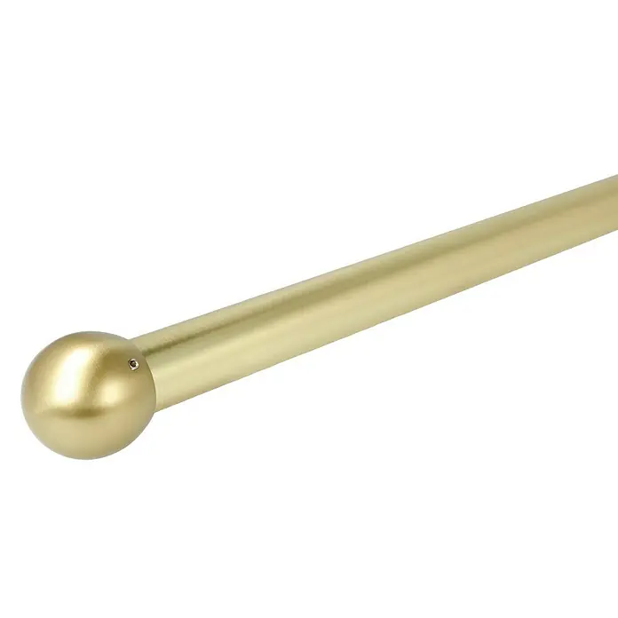 Expo Ambiente Endstück Ball - Messingoptik matt, Geeignet für: Gardinenstangen Ø 25 mm - Nahaufnahme einer goldenen Gardinenstange mit kugelförmigem Abschluss. Die Stange ist glatt und reflektiert das Licht.