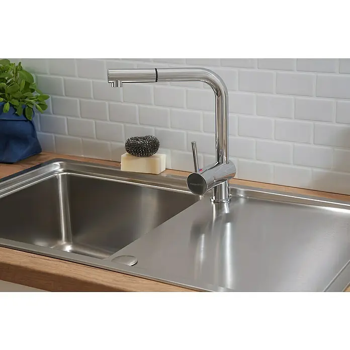 Respekta Einbauspüle Chicago - 86 x 50 cm, Edelstahl - Eine moderne Edelstahlspüle mit einem eleganten Wasserhahn und Zubehör. Die Spüle bietet eine perfekte Kombination aus Funktionalität und Design.
