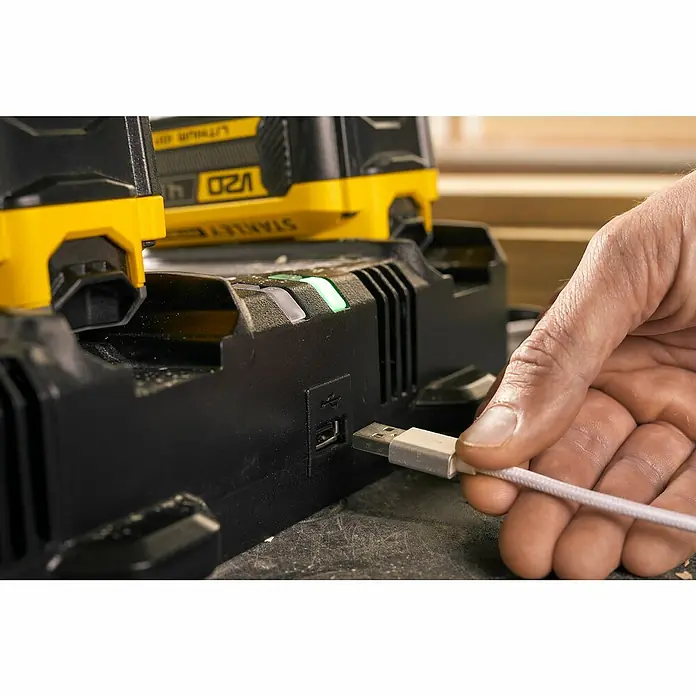 Stanley FatMax Dual-Ladegerät SFMCB24-QW - 18 V, 4 Ah - Stanley V20 Akku-Ladegerät mit USB-Anschluss zum Aufladen von Geräten. Intelligente Steuerung zum Schutz der Akkus vor Beschädigung.
