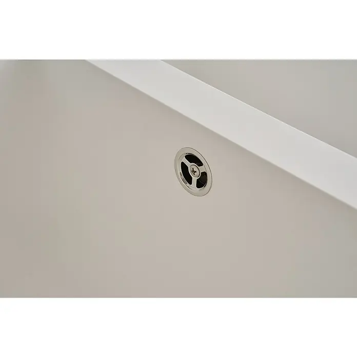 Respekta Einbauspüle Denver - 50 x 100 cm, Anzahl Becken: 1,5 Stk., Weiß - Nahaufnahme eines Badezimmerablaufs in einer weißen Badewanne, der ein minimalistisches Design und Funktionalität für moderne Badezimmer zeigt.