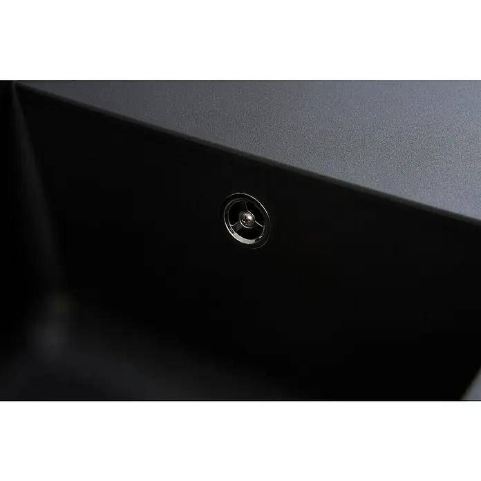 Respekta Einbauspüle Denver - 86 x 50 cm, Schwarz, Anzahl Becken: 1 Stk. - Detailaufnahme eines modernen, schwarzen Waschbeckens mit einem runden, silbernen Abfluss. Elegantes Design für jedes Badezimmer.