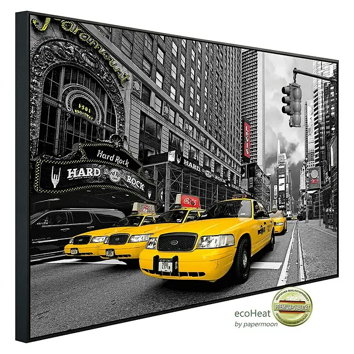 Papermoon Infrarot-Bildheizkörper Time Square Hard Rock Café - 120 cm x 600 mm, 1.200 W - Das gerahmte Bild zeigt eine New Yorker Straßenszene mit gelben Taxis vor dem Hard Rock Cafe, ein dekoratives Wandbild.