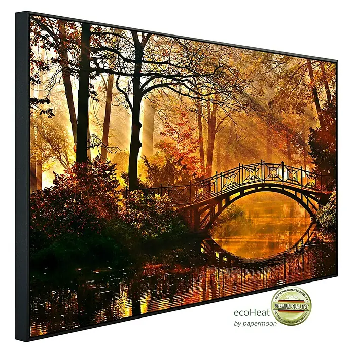 Papermoon Infrarot-Bildheizkörper Misty Park Bridge - 60 cm x 500 mm, 350 W - Dieses hochwertige Bild zeigt eine malerische Herbstszene mit einer Brücke, gerahmt und fertig zum Aufhängen.
