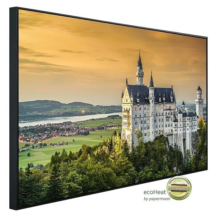Papermoon Infrarot-Bildheizkörper Schloss Neuschwanstein - 90 cm x 500 mm, 450 W - Ein gerahmtes Wandbild mit Schloss Neuschwanstein bei Sonnenuntergang. Hochwertiger Druck auf Leinwand, ideal für Wohn- und Geschäftsräume.