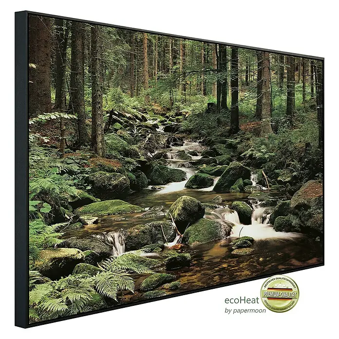 Papermoon Infrarot-Bildheizkörper Natur - 120 x 60 cm, 1.000 W - Das Leinwandbild „Bachlauf im Wald“ fängt die ruhige Schönheit eines Waldbaches ein, mit üppigem Grün und moosbedeckten Felsen.