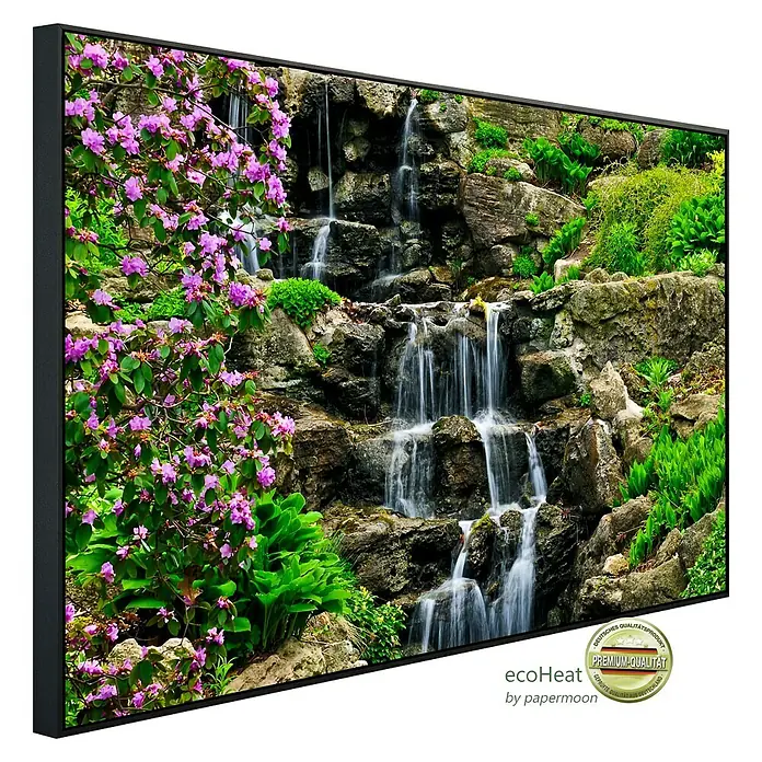 Papermoon Infrarot-Bildheizkörper Kaskadierender Wasserfall - 60 x 50 cm, 350 W - Das Bild zeigt eine Infrarotheizung von ecoHeat, die mit einem malerischen Wasserfall-Motiv bedruckt ist. Genießen Sie die Wärme mit Stil.