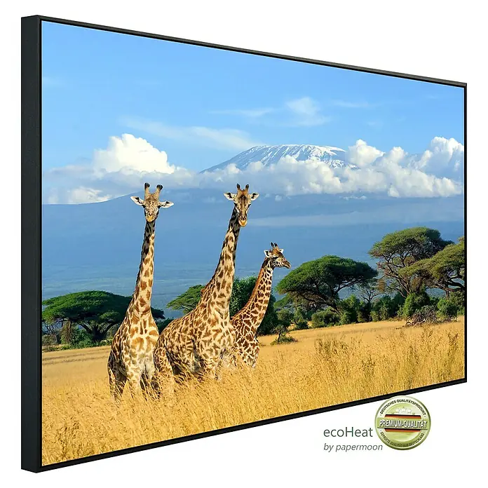 Papermoon Infrarot-Bildheizkörper Giraffen am Kilimandscharo - 120 cm x 600 mm, 1.200 W - Das Bild zeigt eine gerahmte Leinwand mit Giraffen vor dem Kilimandscharo. Perfekt als dekoratives Element für Ihr Zuhause.
