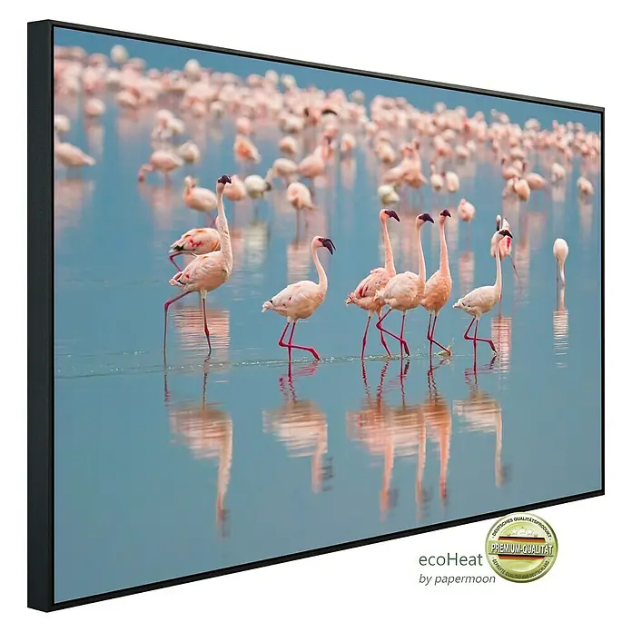 Papermoon Infrarot-Bildheizkörper Flamingos80 x 60 cm, 450 W - EcoHeat Infrarotheizung mit Flamingos-Motiv. Das Bild zeigt eine Herde Flamingos in einem See, umrahmt von einem schwarzen Rahmen.