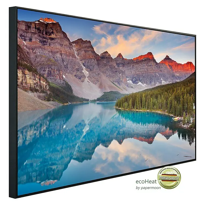 Papermoon Infrarot-Bildheizkörper Moraine Lake Sunrise - 60 x 50 cm, 350 W - Nahaufnahme eines EcoHeat-Infrarotheizpaneels mit Landschaftsmotiv, das an einer Wand hängt und Wärme ausstrahlt.