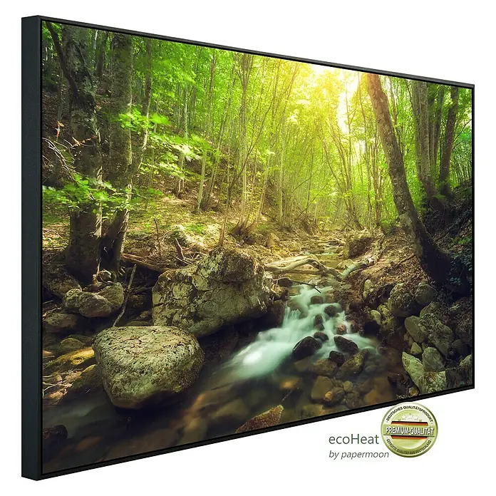Papermoon Infrarot-Bildheizkörper Forest Creek - 100 x 60 cm, 800 W - Schwarzes gerahmtes Bild mit Waldmotiv und fließendem Bachlauf, ein dekorativer Wandschmuck für ein naturnahes Ambiente.