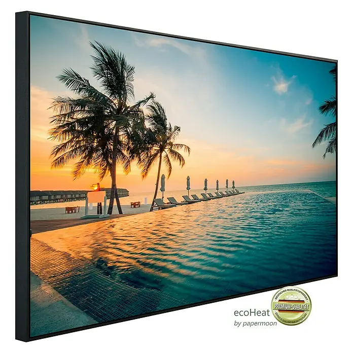Papermoon Infrarot-Bildheizkörper Sonnenuntergang auf den Malediven - 900 x 500 mm, 450 W - Das Leinwandbild zeigt eine tropische Szene mit Palmen und einem Infinity-Pool bei Sonnenuntergang. Premium-Qualität für Ihr Zuhause.