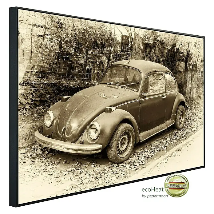 Papermoon Infrarot-Bildheizkörper Käfer Retro Auto - 100 x 60 cm, 800 W - Eine gerahmte Fotografie im Sepia-Stil zeigt einen Oldtimer VW Käfer. Das Bild strahlt Nostalgie und klassischen Charme aus.