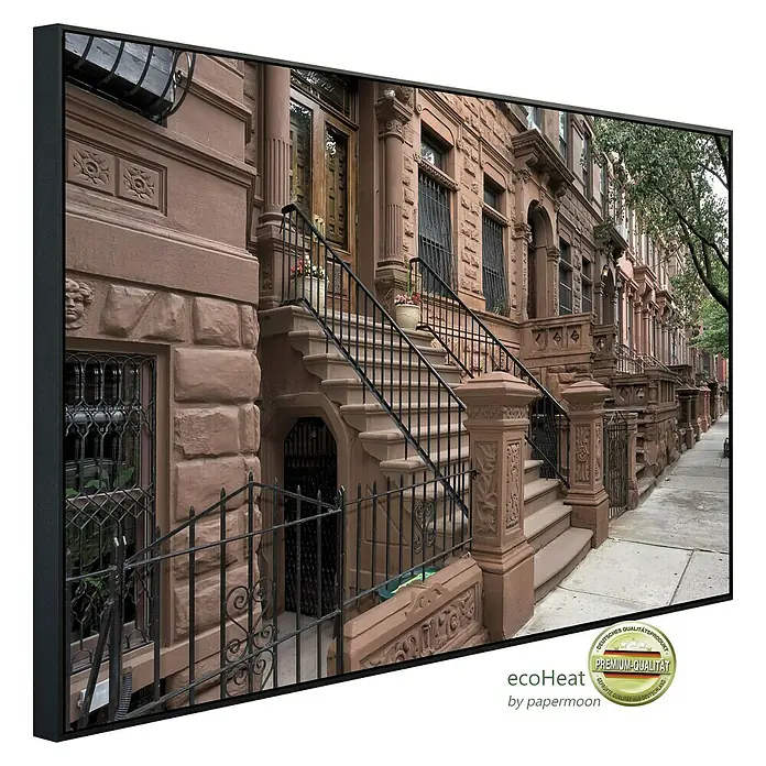 Papermoon Infrarot-Bildheizkörper Harlem New York - 90 cm x 500 mm, 450 W - Wandbild eines malerischen Wohnhauses mit Treppe. Ein dekoratives Element für Ihr Zuhause mit hoher Qualität.