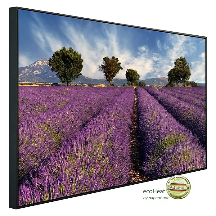 Papermoon Infrarot-Bildheizkörper Lavendelfeld 5 - 100 x 60 cm, 800 W - Ein gerahmtes Wandbild mit Lavendelfeld, Bäumen und Bergen im Hintergrund. Hochwertiger Kunstdruck für eine stilvolle Wanddekoration.