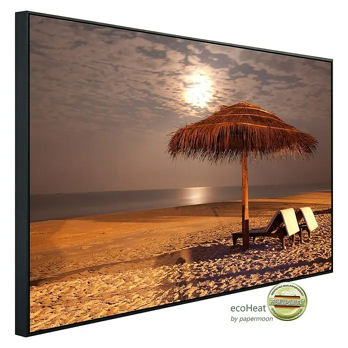 Papermoon Infrarot-Bildheizkörper Sunset Beach - 1.000 x 600 mm, 600 W - Ein gerahmtes Wandbild mit einer idyllischen Strandszene bei Mondlicht. Die Leinwand zeigt einen entspannenden Urlaubsort.