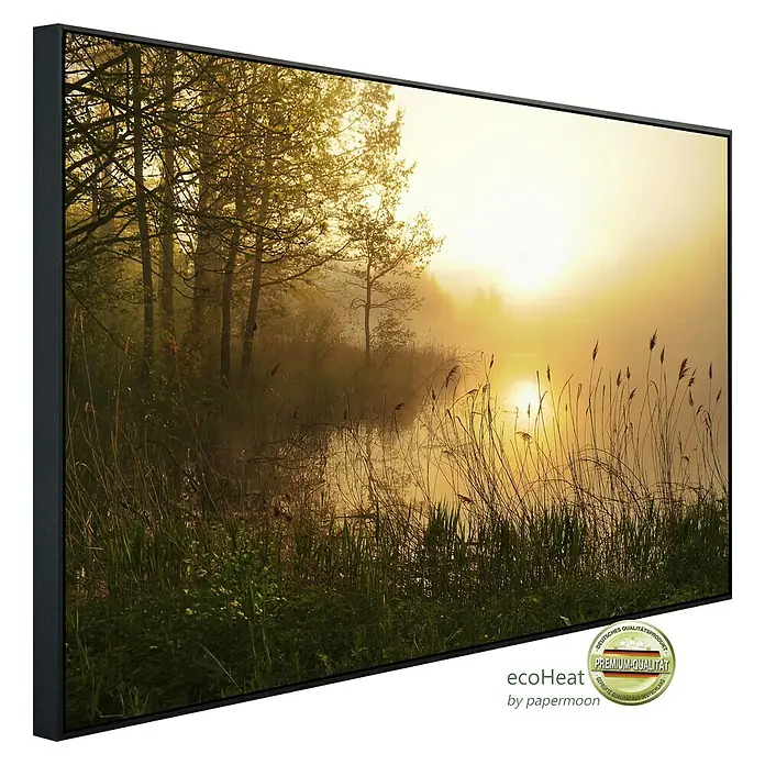 Papermoon Infrarot-Bildheizkörper Nebelwaldsee - 90 x 50 cm, 450 W - Das Leinwandbild "Morgenstimmung am See" fängt die Schönheit eines nebligen Sonnenaufgangs ein, perfekt für eine stimmungsvolle Wanddekoration.