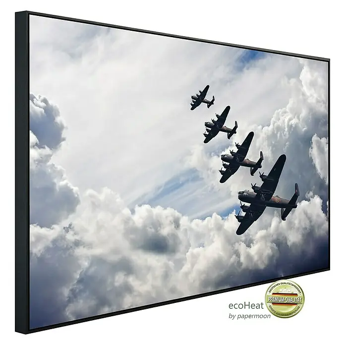 Papermoon Infrarot-Bildheizkörper Lancaster Bomber - 120 x 60 cm, 1.200 W - Ein gerahmtes Wandbild mit einer Formation von Weltkriegsflugzeugen vor einem bewölkten Himmel, ideal für Geschichtsinteressierte und Luftfahrtenthusiasten.